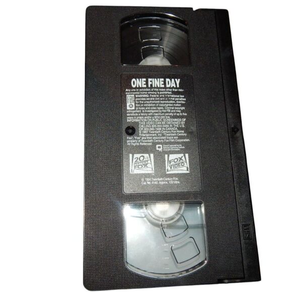 ONE FINE DAY VHS Michelle Pfeiffer George Clooney Mae Whitman Charles Durning - Picture 3 of 7